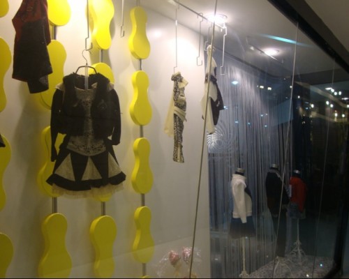 嘟嘟鱼童装店铺展示