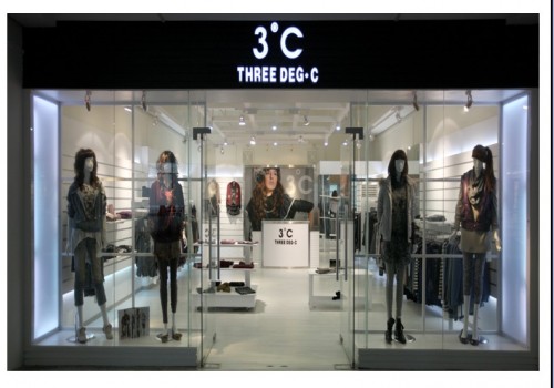 3℃女装店铺展示