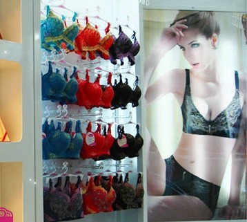 里美内衣店铺展示