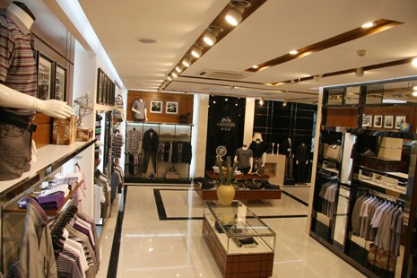 老爷车男装店铺展示