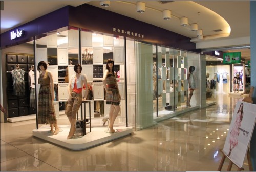 曼诺.比菲女装店铺展示