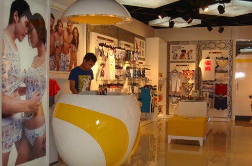 埃斯伏特内衣店铺形象