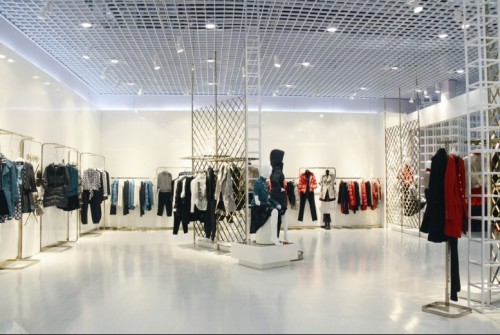 粉蓝女装店铺展示