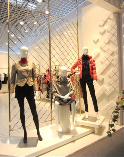 粉蓝女装店铺展示