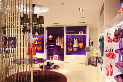 菲越内衣店铺展示