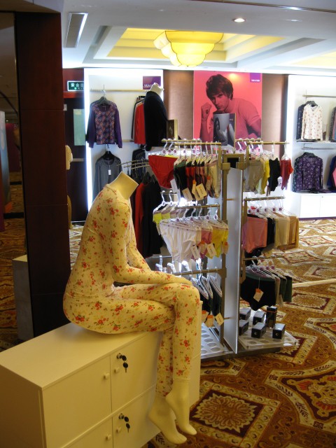 玉运内衣店铺展示