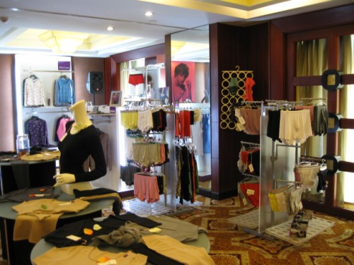 玉运内衣店铺展示