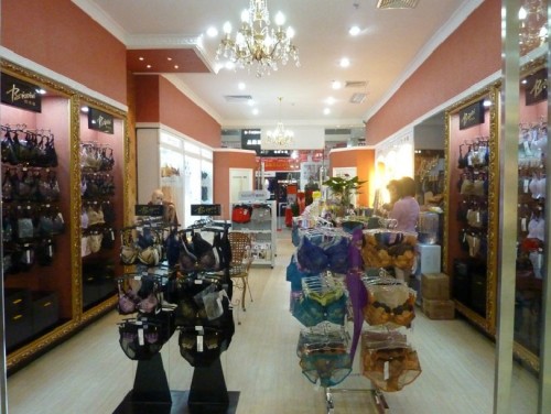 芘茜妮内衣店铺展示