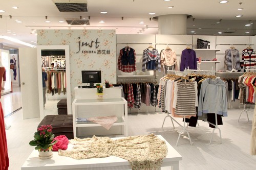 杰艾丝女装店铺展示