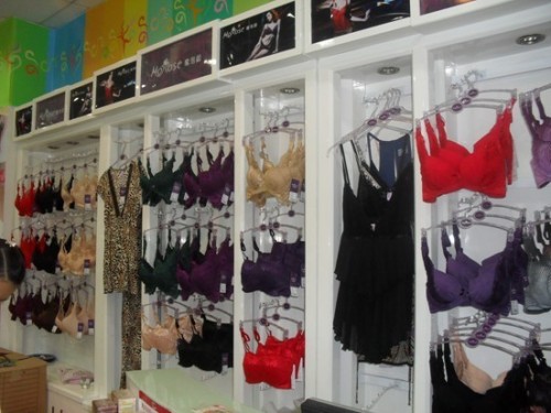 摩洛丝内衣店铺形象