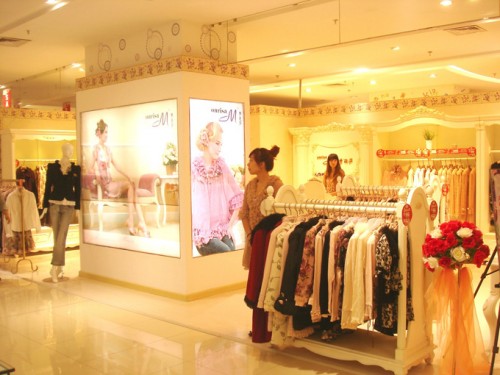 梦丽莎女装店铺展示