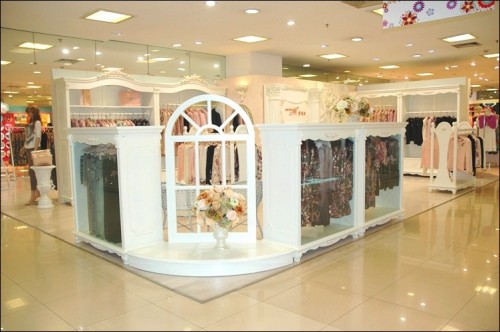 梦丽莎女装店铺展示