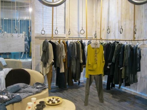 培娜熙女装店铺形象