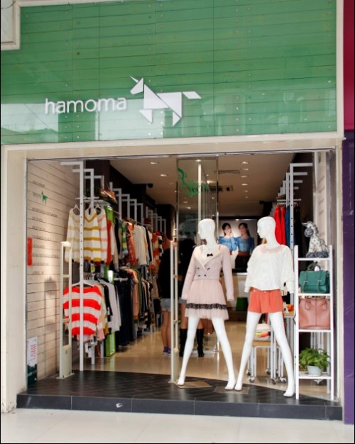 花木马女装店铺展示