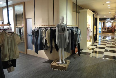 杉蔓女装店铺展示