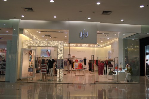 欧菲女装店铺展示