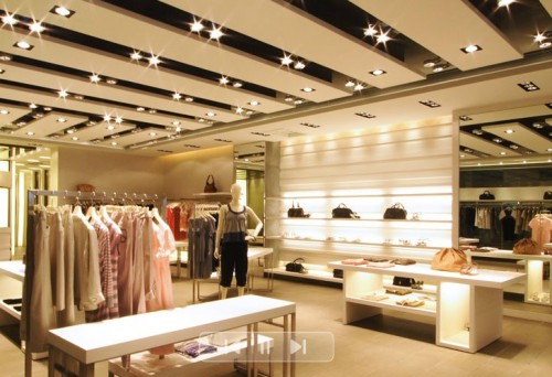 独身贵族女装店铺展示