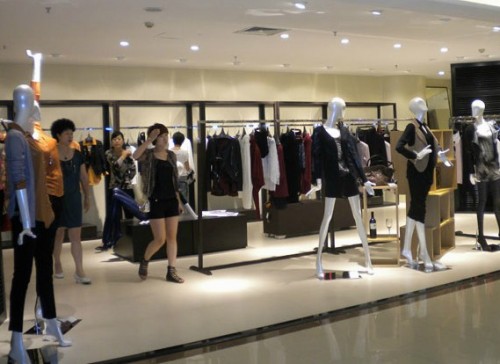 迪斯廷.凯女装店铺展示