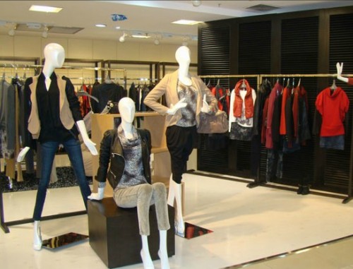 迪斯廷.凯女装店铺展示