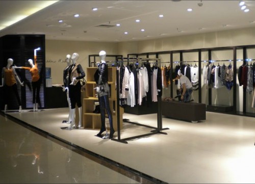 迪斯廷.凯女装店铺展示