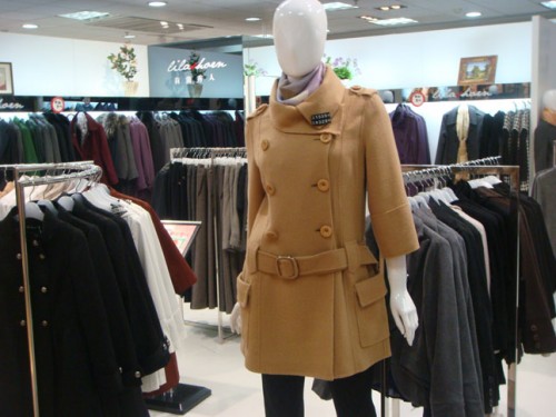 莉阑秀人女装店铺展示