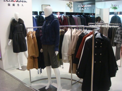 莉阑秀人女装店铺展示