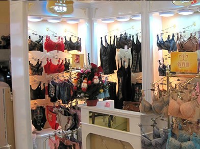 俏丹娜内衣店铺展示