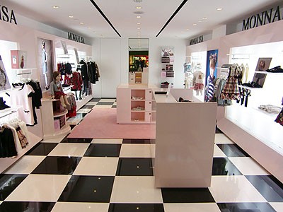 MONNALISA 童装店铺展示