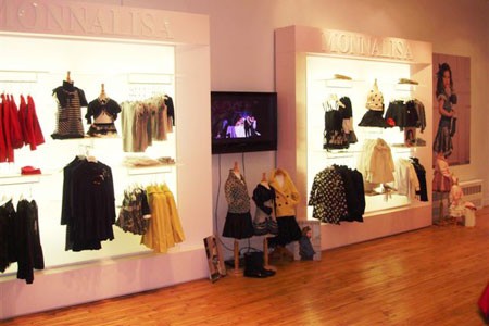 MONNALISA 童装店铺展示