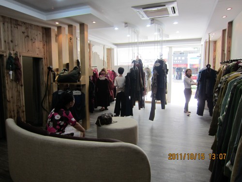 茵曼女装店铺展示