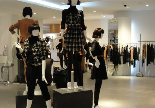 迈堤女装店铺展示