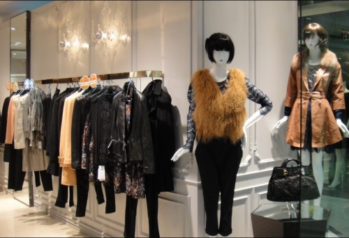 迈堤女装店铺展示