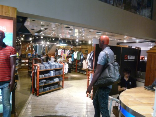 S135牛仔店铺展示