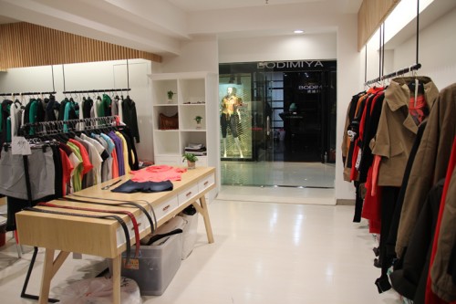 艾米丽女装店铺展示