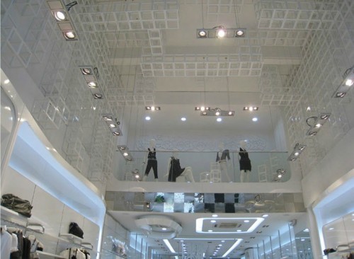 歌莱雅女装店铺展示