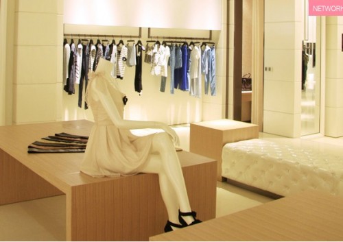 LOVEWIN女装店铺展示