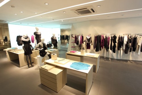 余香女装店铺形象