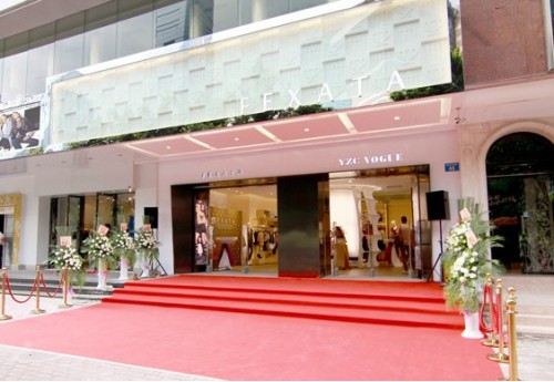 斐格思女装店铺展示