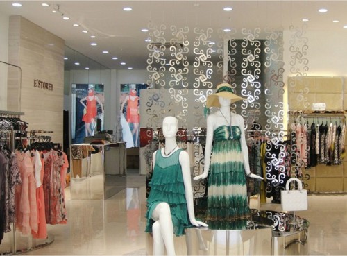 名典屋女装店铺展示
