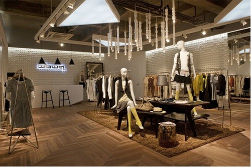 碧可女装店铺展示