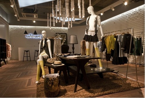 碧可女装店铺展示