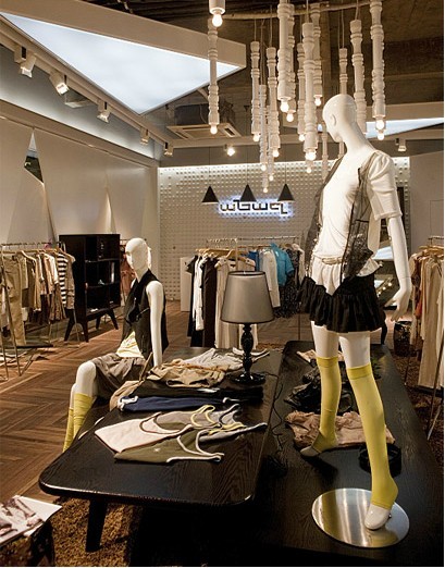 碧可女装店铺展示