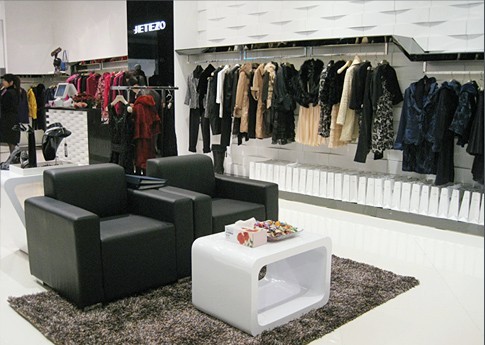 裘堤婼女装店铺展示