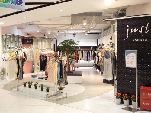 杰艾丝女装店铺展示