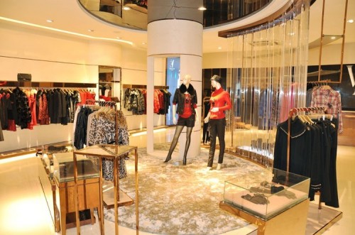 唯一女装店铺展示