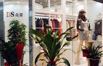 点裳女装店铺展示