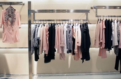 点裳女装店铺展示