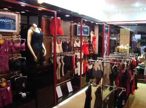 美芝婷内衣店铺展示