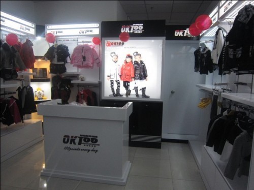 A100童装店铺展示