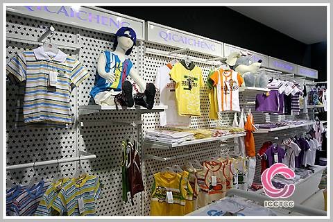 七彩城童装店铺形象